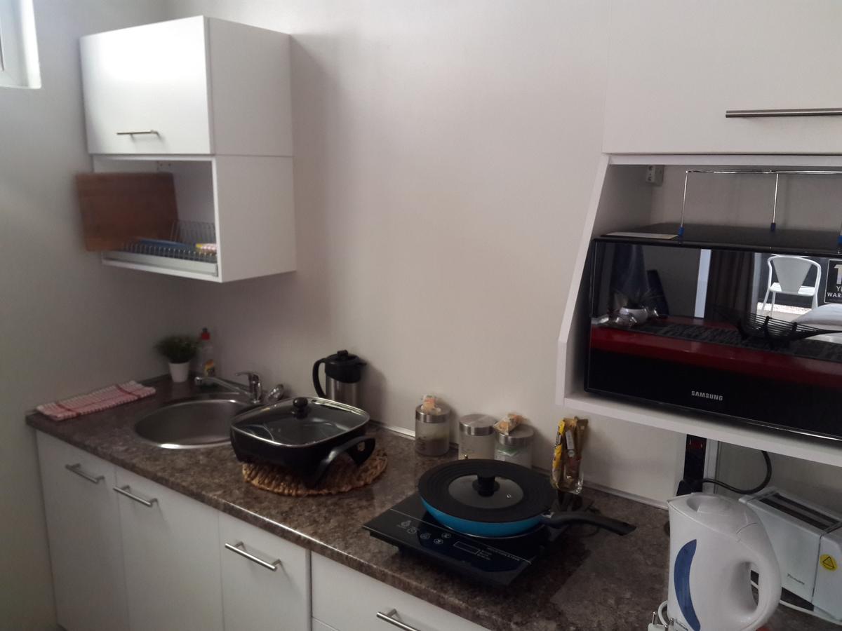 Suiderhof Self-Catering Hotel Windhoek Bagian luar foto