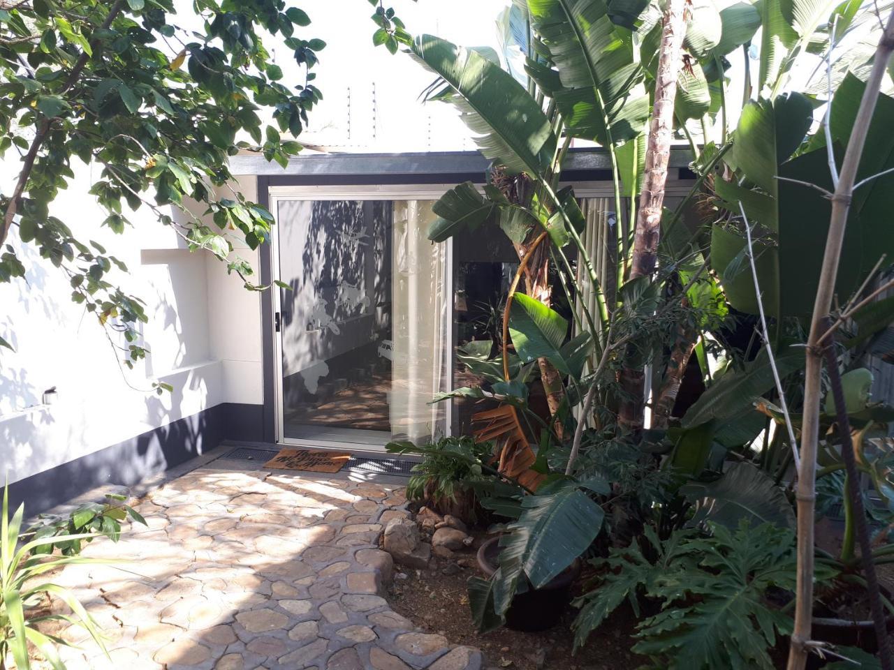 Suiderhof Self-Catering Hotel Windhoek Bagian luar foto