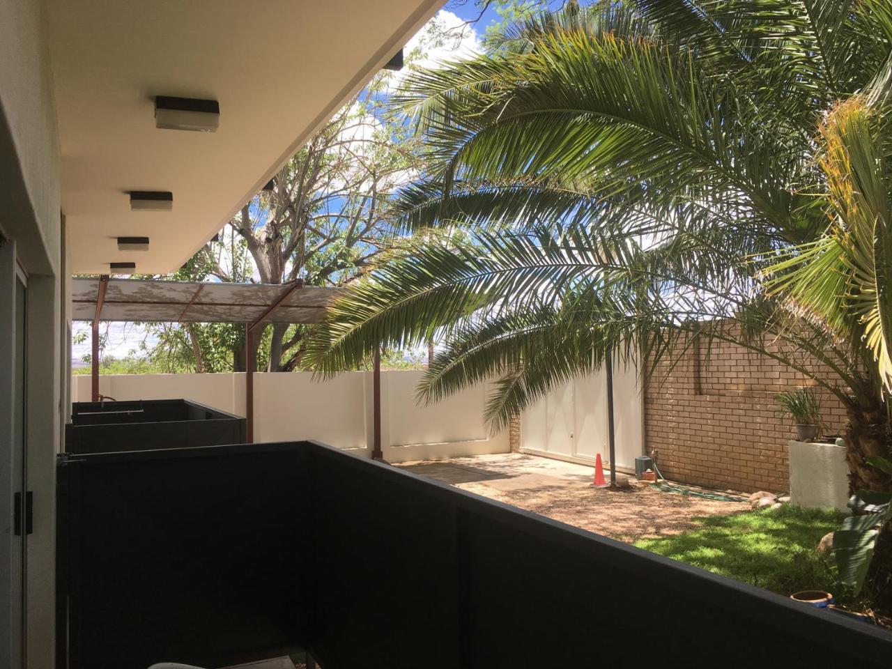 Suiderhof Self-Catering Hotel Windhoek Bagian luar foto