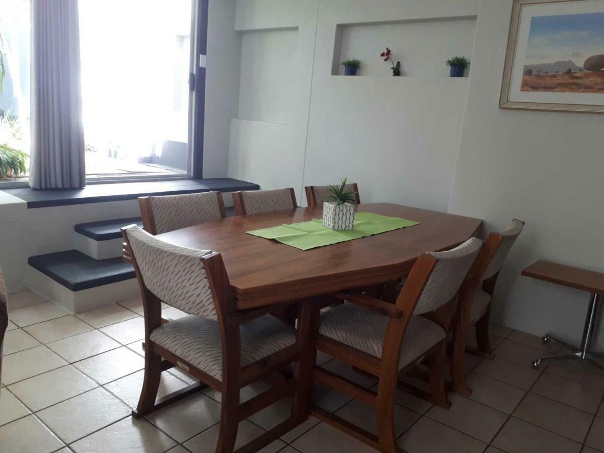 Suiderhof Self-Catering Hotel Windhoek Bagian luar foto