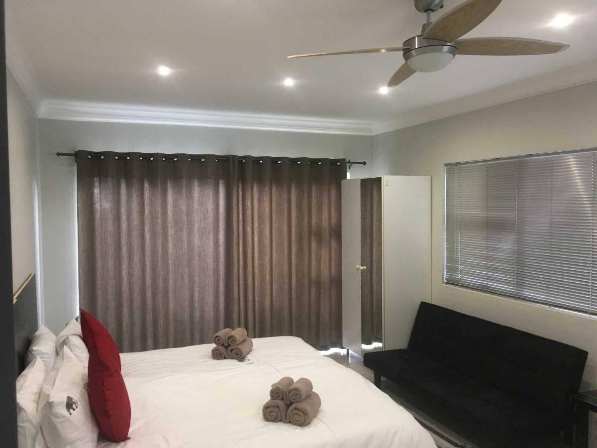 Suiderhof Self-Catering Hotel Windhoek Bagian luar foto