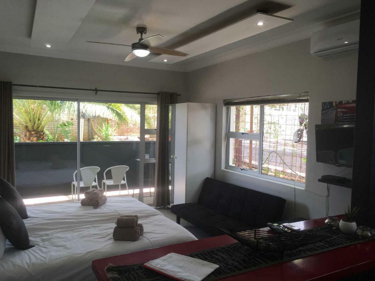 Suiderhof Self-Catering Hotel Windhoek Bagian luar foto