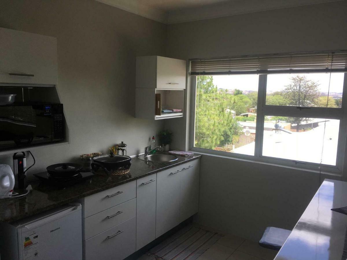 Suiderhof Self-Catering Hotel Windhoek Bagian luar foto