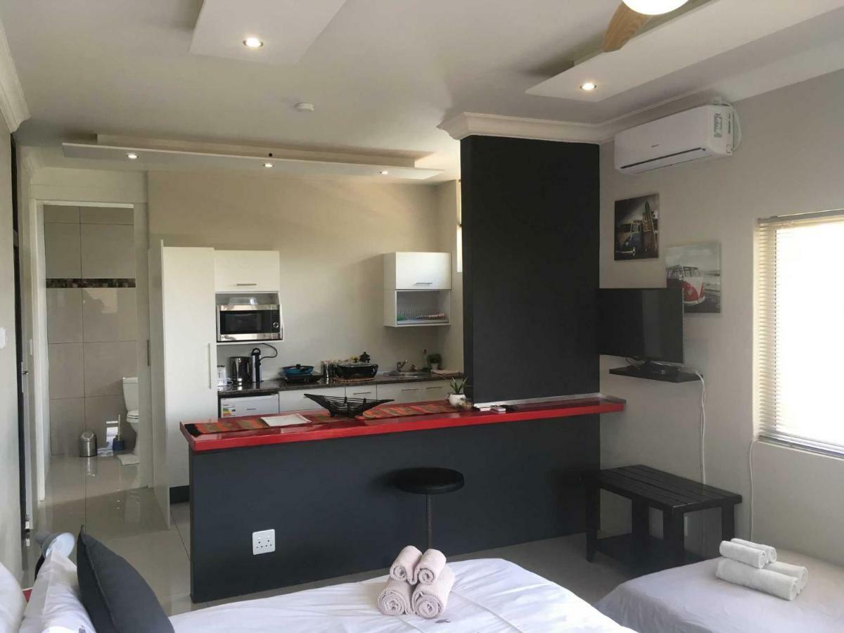 Suiderhof Self-Catering Hotel Windhoek Bagian luar foto