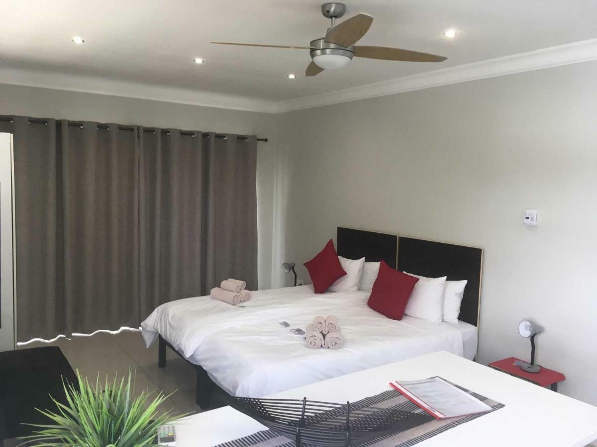 Suiderhof Self-Catering Hotel Windhoek Bagian luar foto