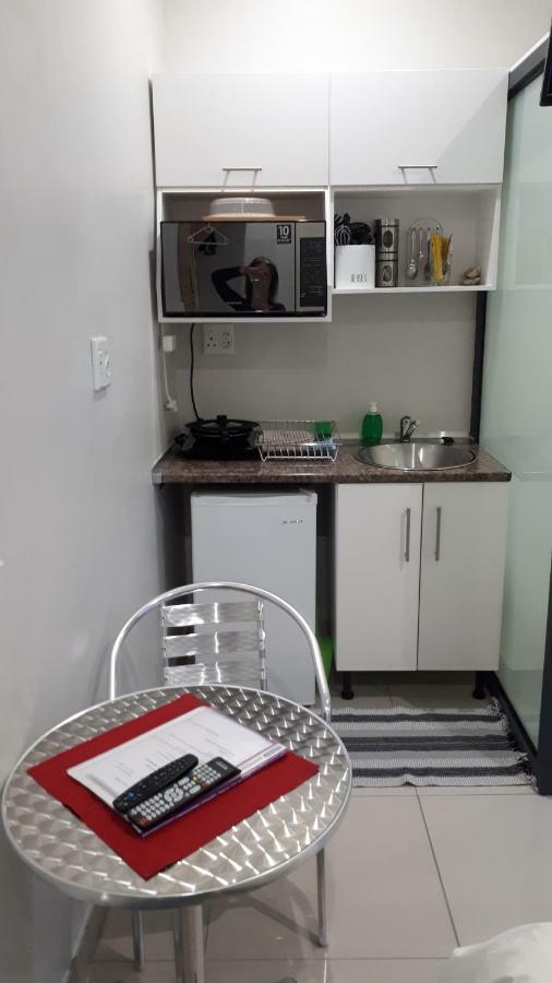 Suiderhof Self-Catering Hotel Windhoek Bagian luar foto