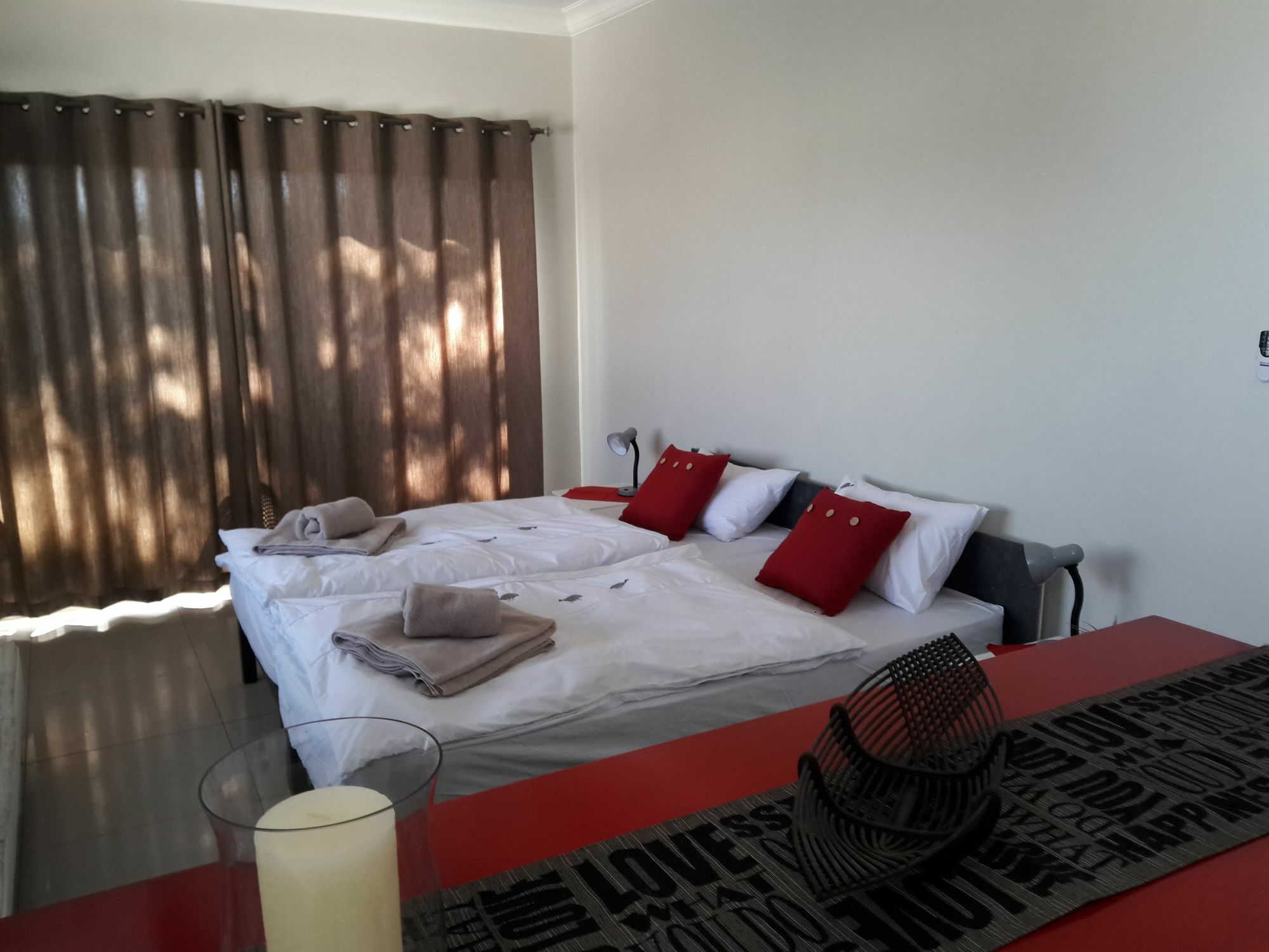 Suiderhof Self-Catering Hotel Windhoek Bagian luar foto