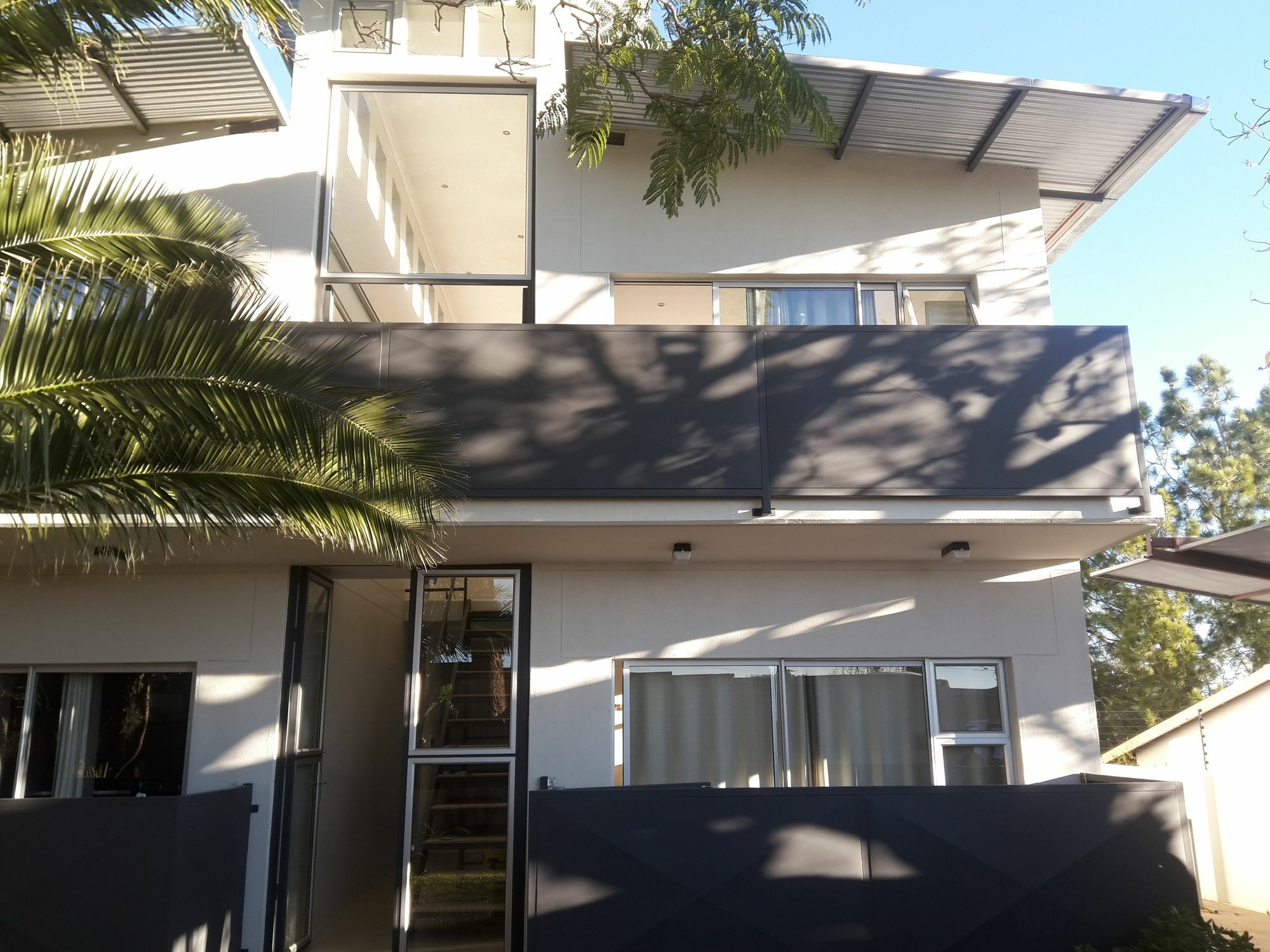 Suiderhof Self-Catering Hotel Windhoek Bagian luar foto
