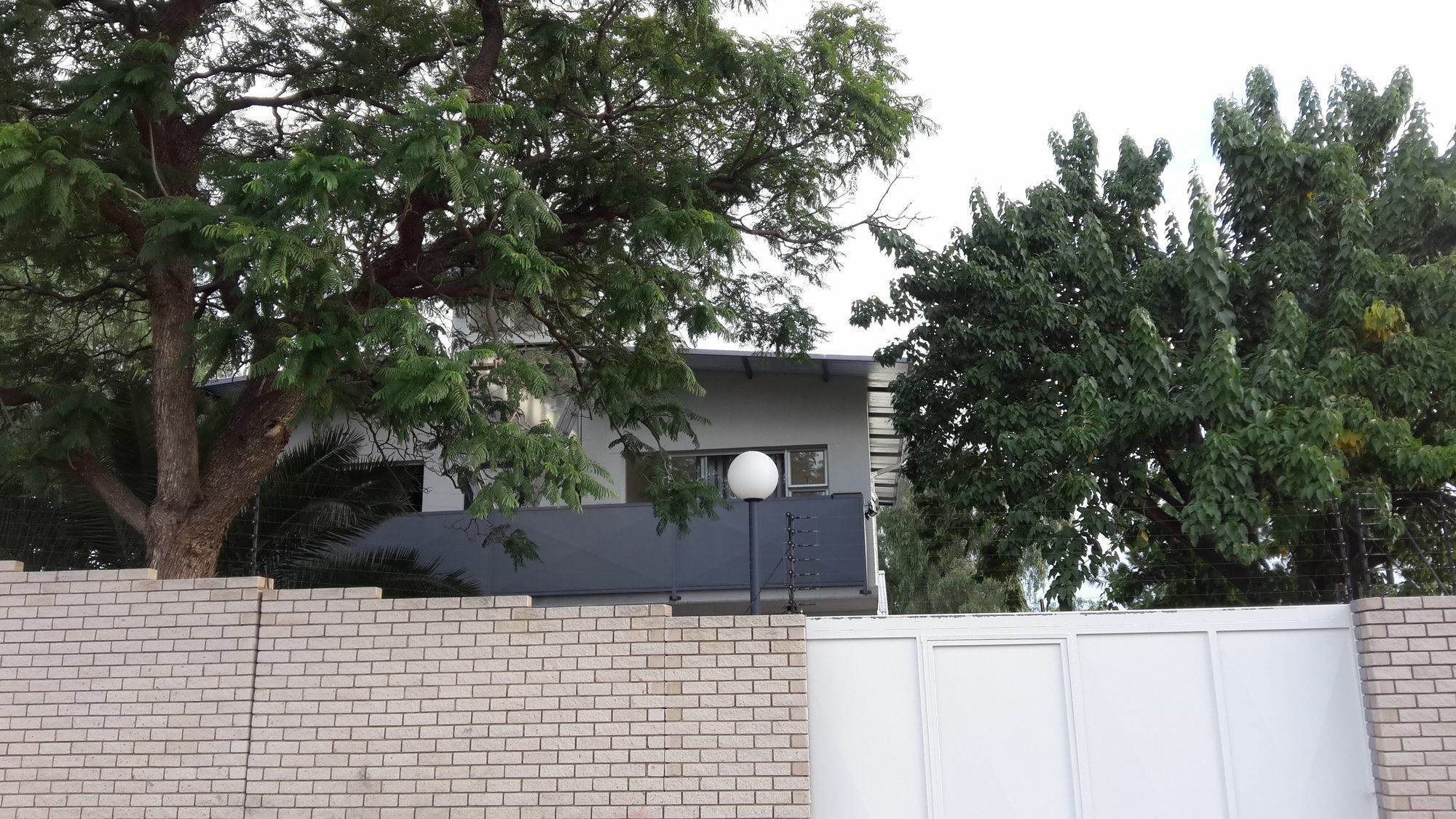 Suiderhof Self-Catering Hotel Windhoek Bagian luar foto