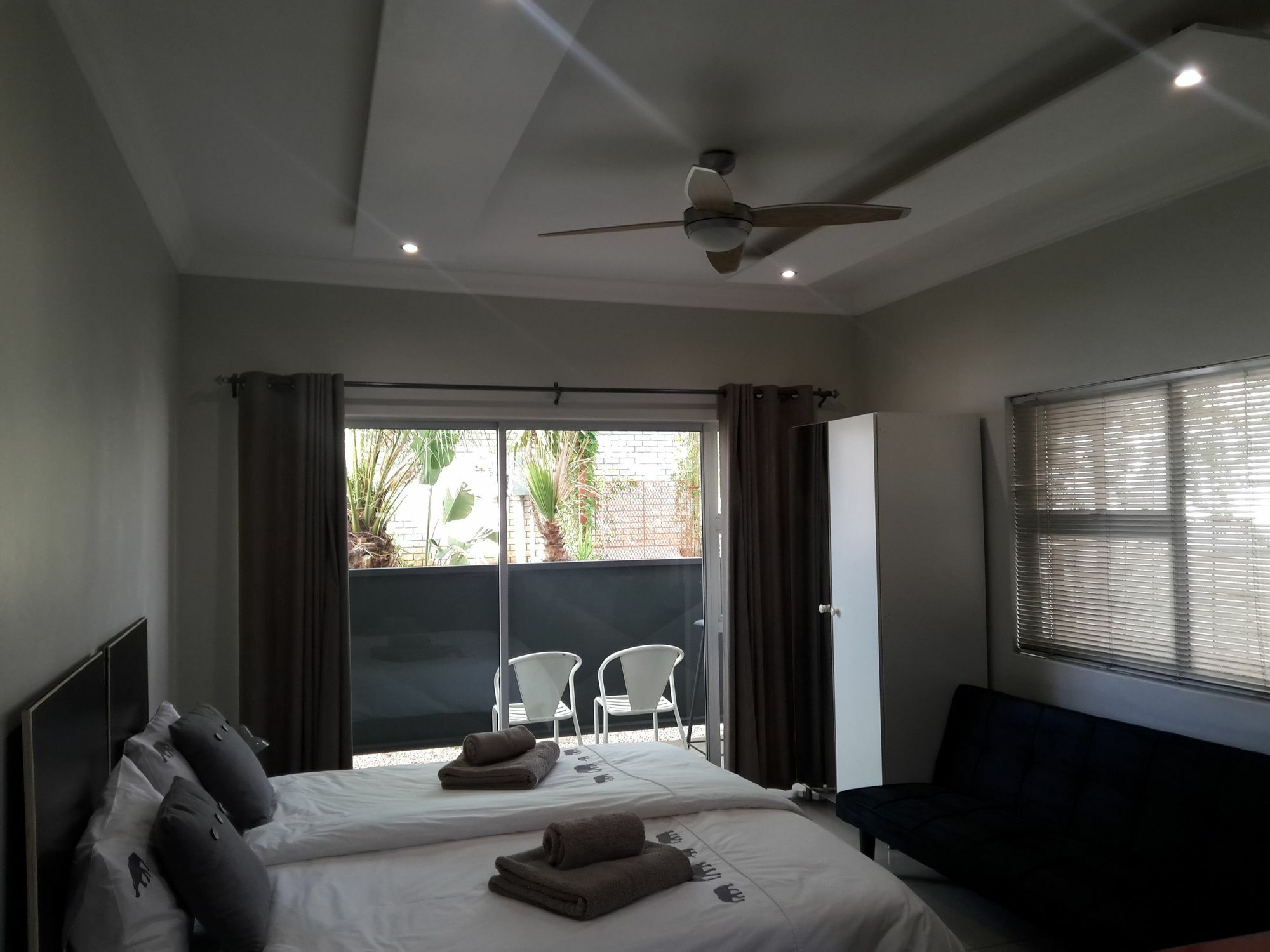 Suiderhof Self-Catering Hotel Windhoek Bagian luar foto