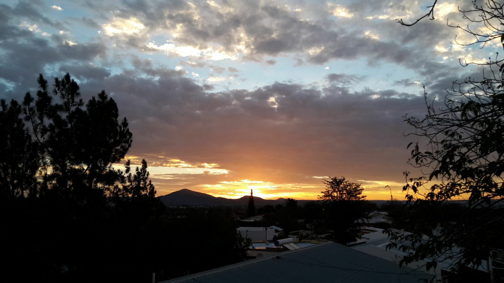 Suiderhof Self-Catering Hotel Windhoek Bagian luar foto