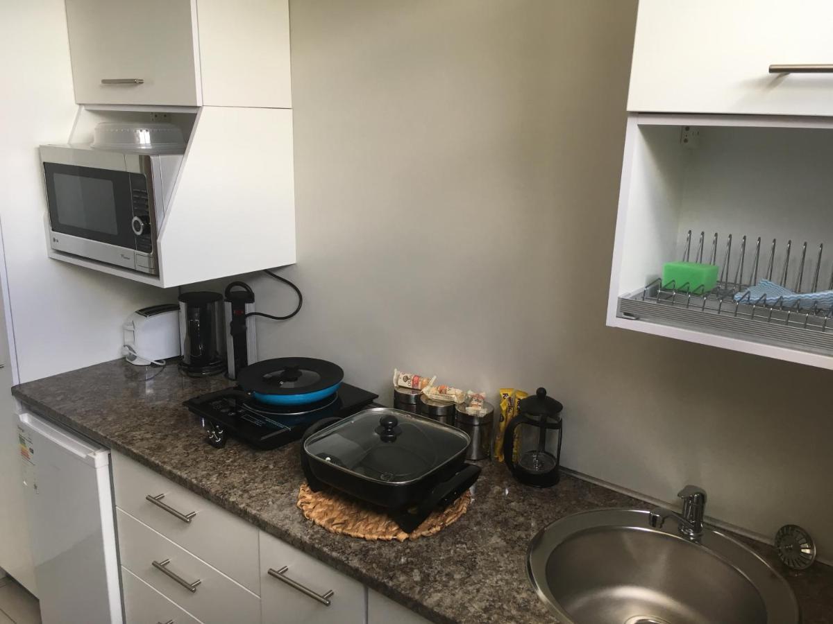 Suiderhof Self-Catering Hotel Windhoek Bagian luar foto